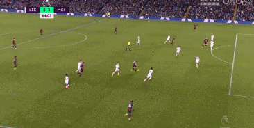 萨拉赫无缘利物浦欧冠名单，斯洛特称俱乐部必须作出回应；此前萨拉赫因未首发炮轰球队