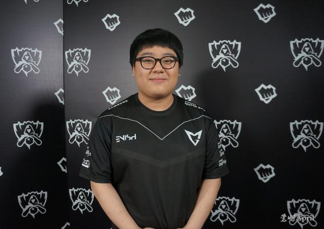 都需要充分 都需要充分